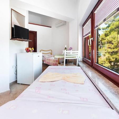Near Beach And Rovinj Center 4公寓 外观 照片