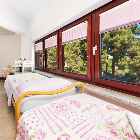Near Beach And Rovinj Center 4公寓 外观 照片